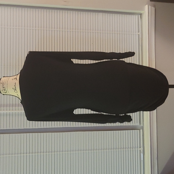 Forever 21 BLACK RUCHED KEYHOLD SLEEVE BLACK DRESS - Picture 4 of 8